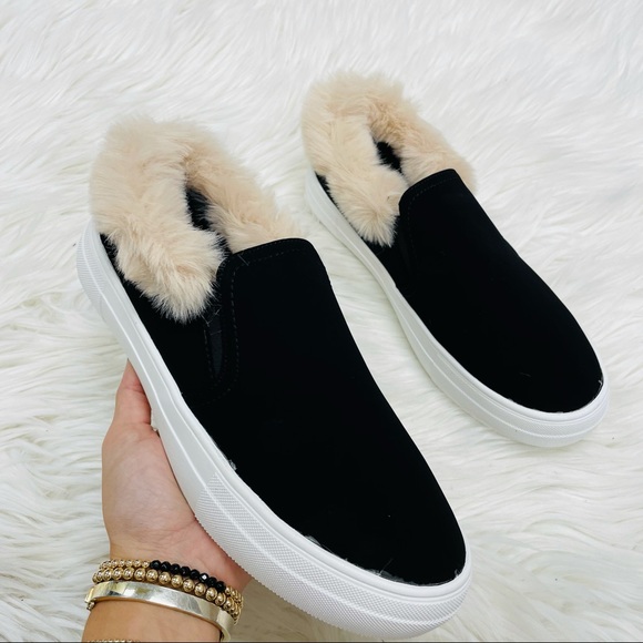 Black fur lined slip on - Picture 6 of 7